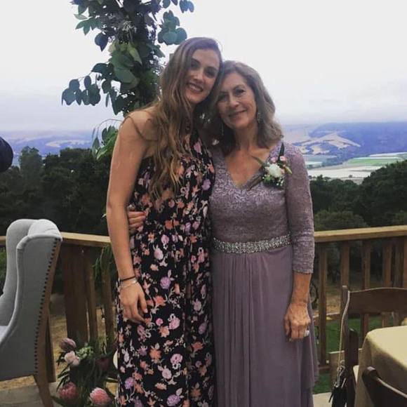 Meet your Posher, Beth - Picture 1 of 1